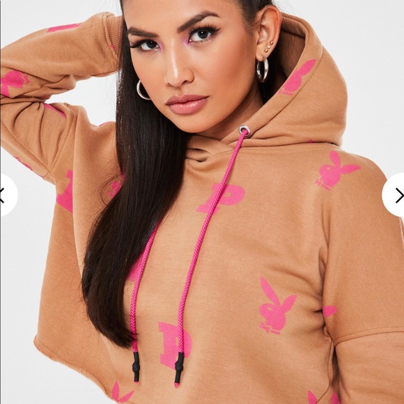 🔄 Playboy Camel All Over Print Cropped Hoodie - Picture 3 of 6